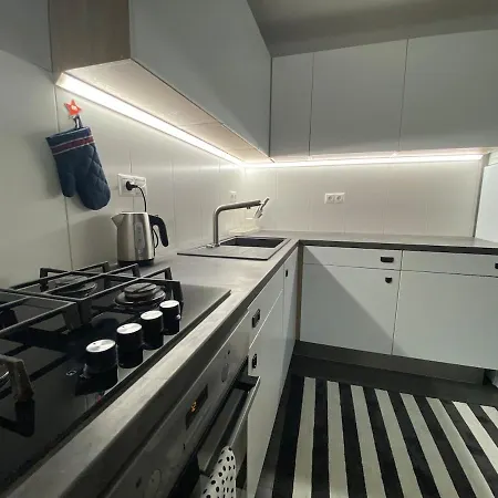 Апартаменты Sunny Heartbeat Getaway To Трнава