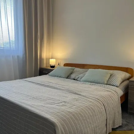 Sunny Heartbeat Getaway To Апартаменты Трнава